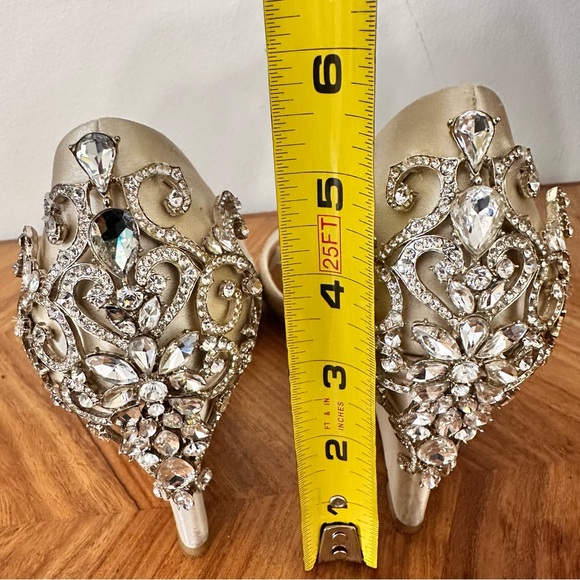 Badgely Mischka Cream Meagan Embellished Crystal Wedge Shoes Wedding Guest GUC - Picture 6 of 10